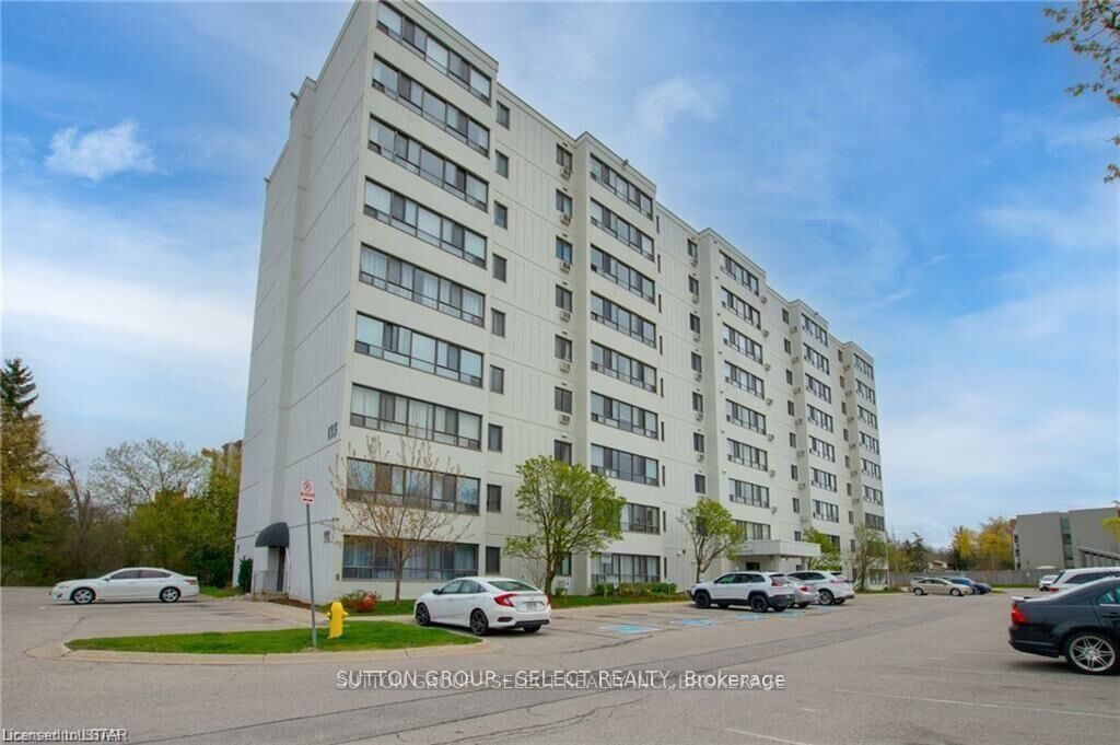 Property Photo: 135 Baseline Road 4 ON N6J 4W4