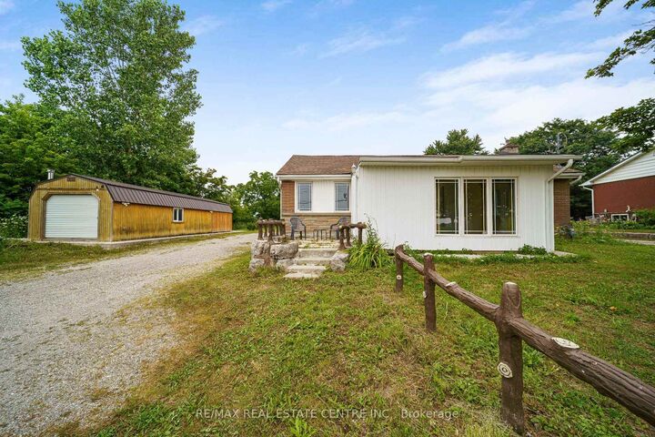 7332 Twenty Road E — photo 1