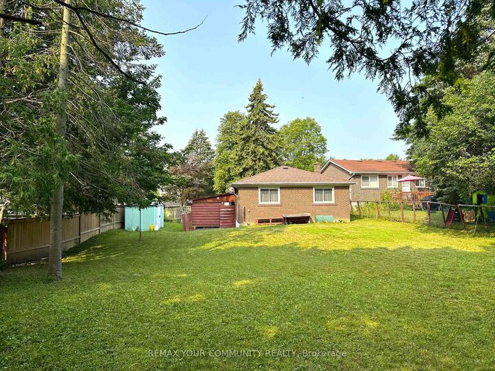 Property Photo: 15 Resolution Crescent ON M2H 1N3