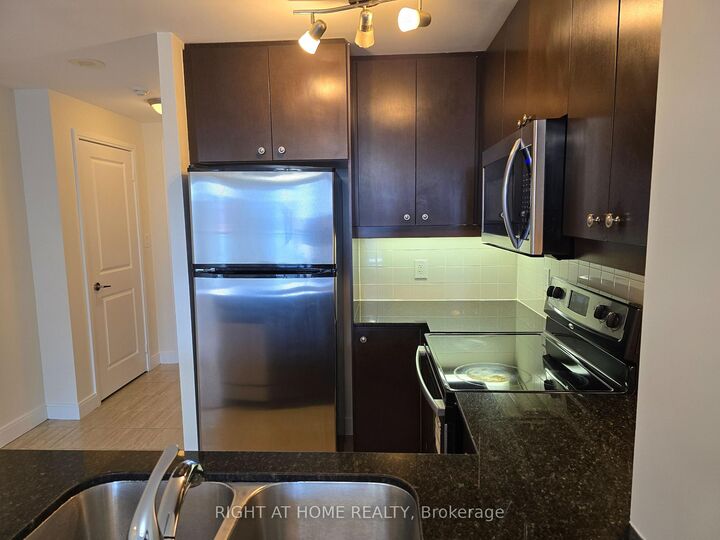 Photo de la propriété: 50 Absolute Avenue 1605 ON L4Z 0A8