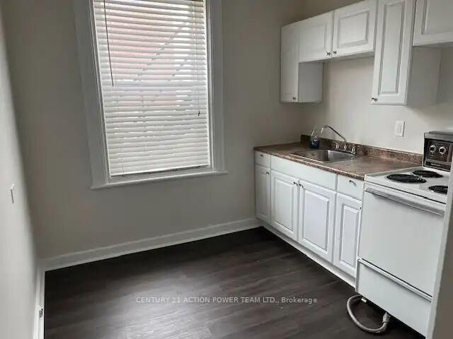 Property Photo:  703 Cooper Street 1  ON K1R 5J3 