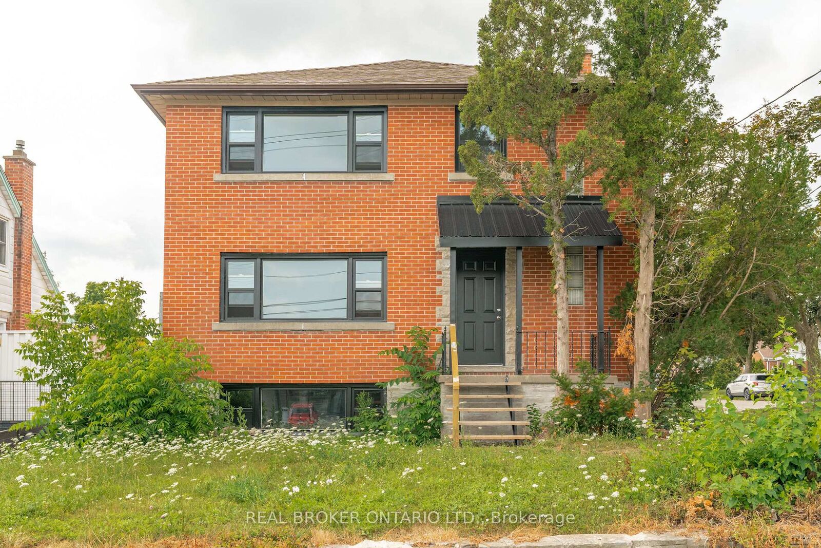 Property Photo:  293 Highland Road E C  ON N2M 3W6 