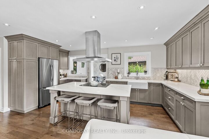Property Photo: 15 Gibbons Place ON L7G 1M2