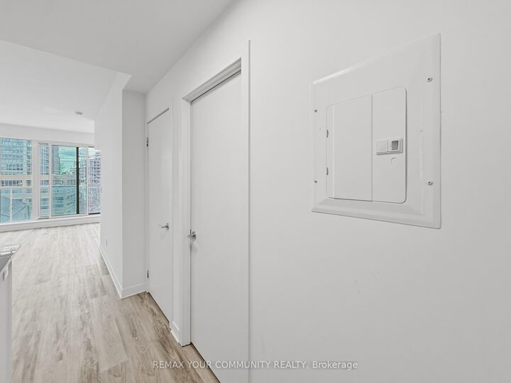 Property Photo:  150 East Liberty Street 618  ON M6K 3R5 