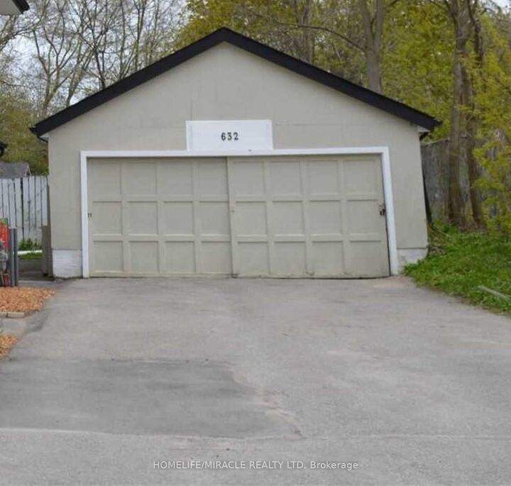 Property Photo: 632 Union Street ON K9H 3V5