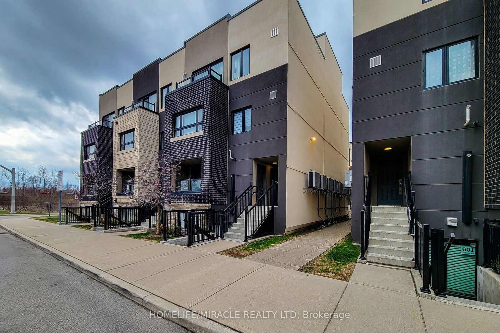 Property Photo: 1127 Cooke Boulevard ON L7T 0C3