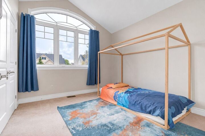 Property Photo: 26 Cypress Gardens ON K2S 1W6