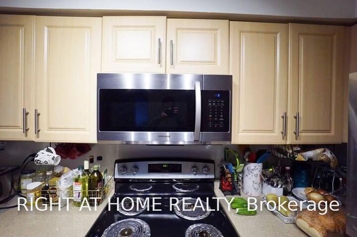Property Photo: 30 Harrison Garden Boulevard 207 ON M2N 7A9