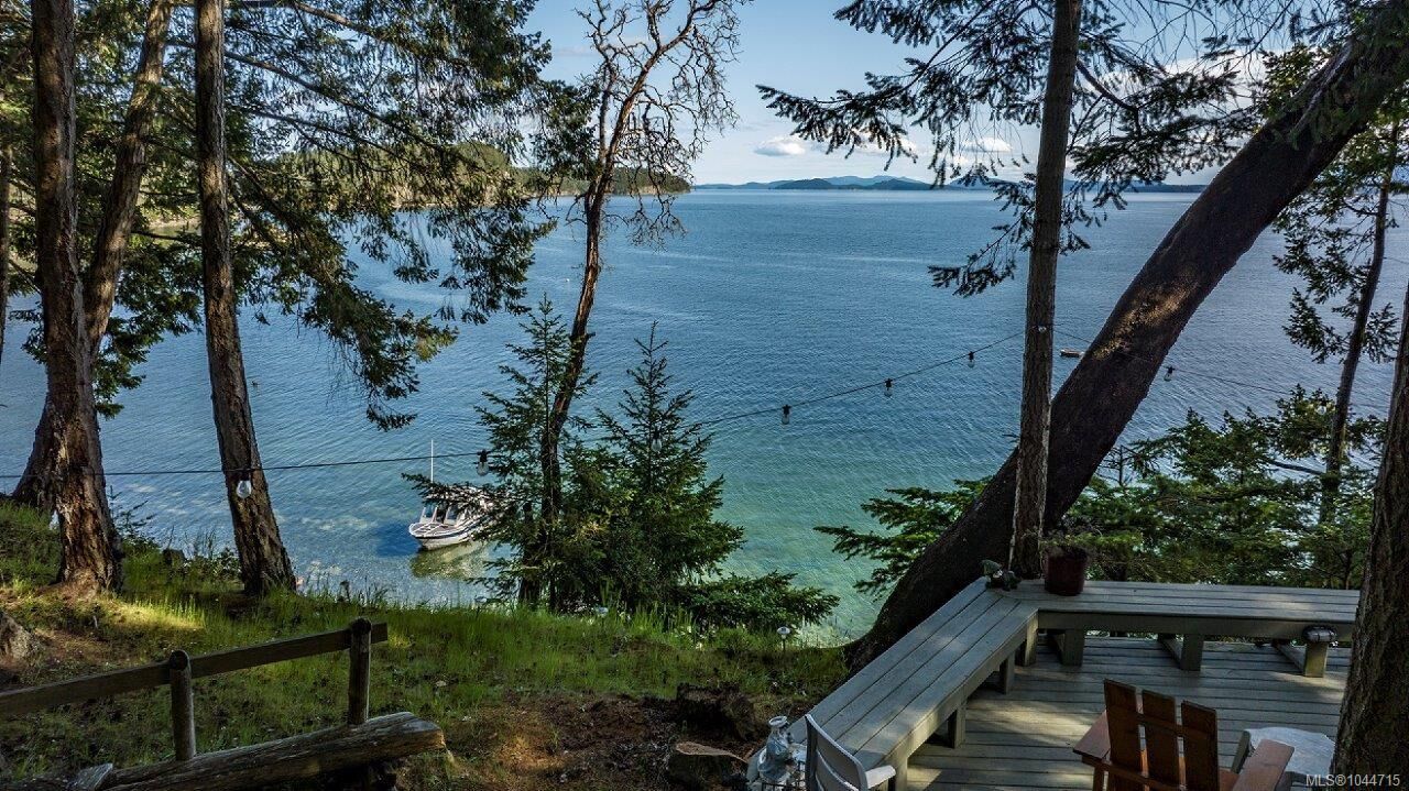 Property Photo: 919 Salal Dr NL A1A 1A1