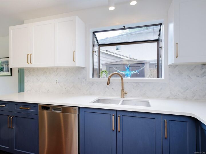Property Photo:  1309 McKenzie Ave #9  BC V8P 2M1 