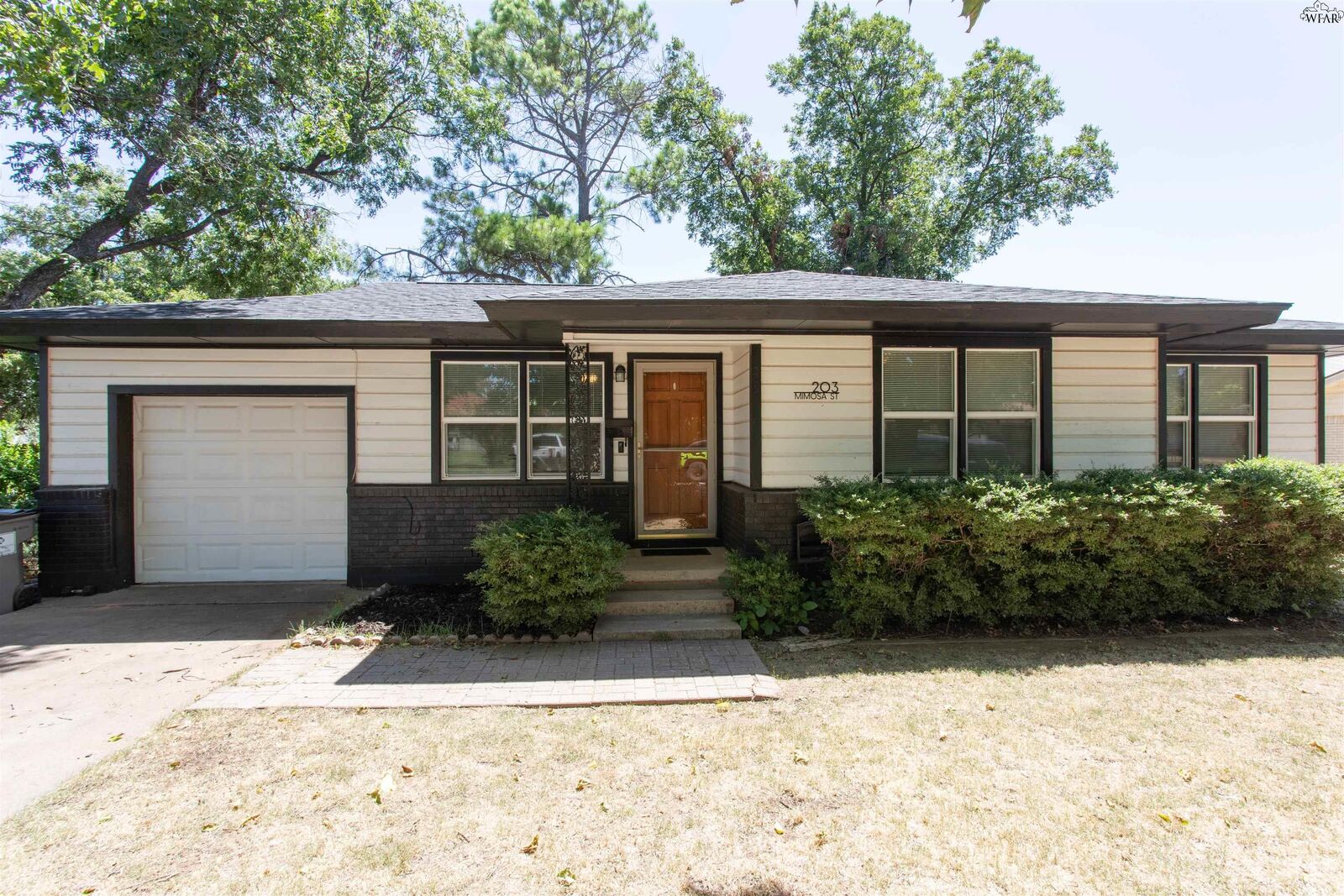 Property Photo: 203 Mimosa Drive TX 76354