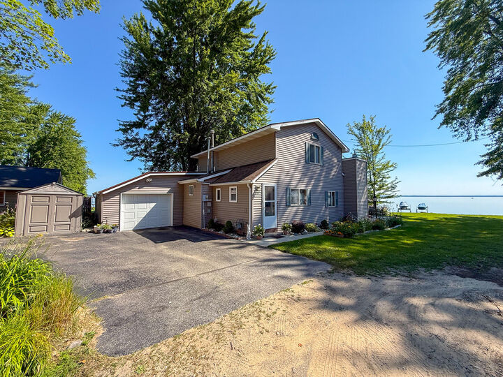 Property Photo: 205 Ash Street MI 48629