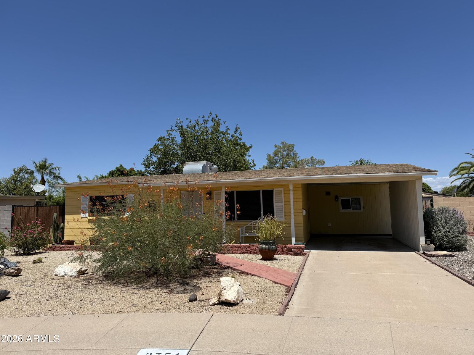 Property Photo: 2354 E Betty Elyse Lane AZ 85022