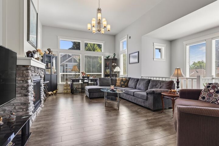 Property Photo: 10166 Williams Road 3 BC V2P 5H4