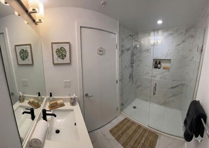 Property Photo: 518 Whiting Way 1307 BC V3J 0H7