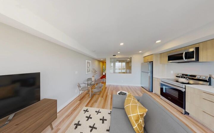 Property Photo:  408 East Columbia 404  BC V3L 1B1 