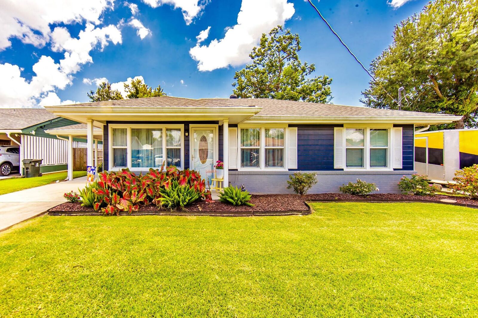 Property Photo:  1202 Bourg St  LA 70360 