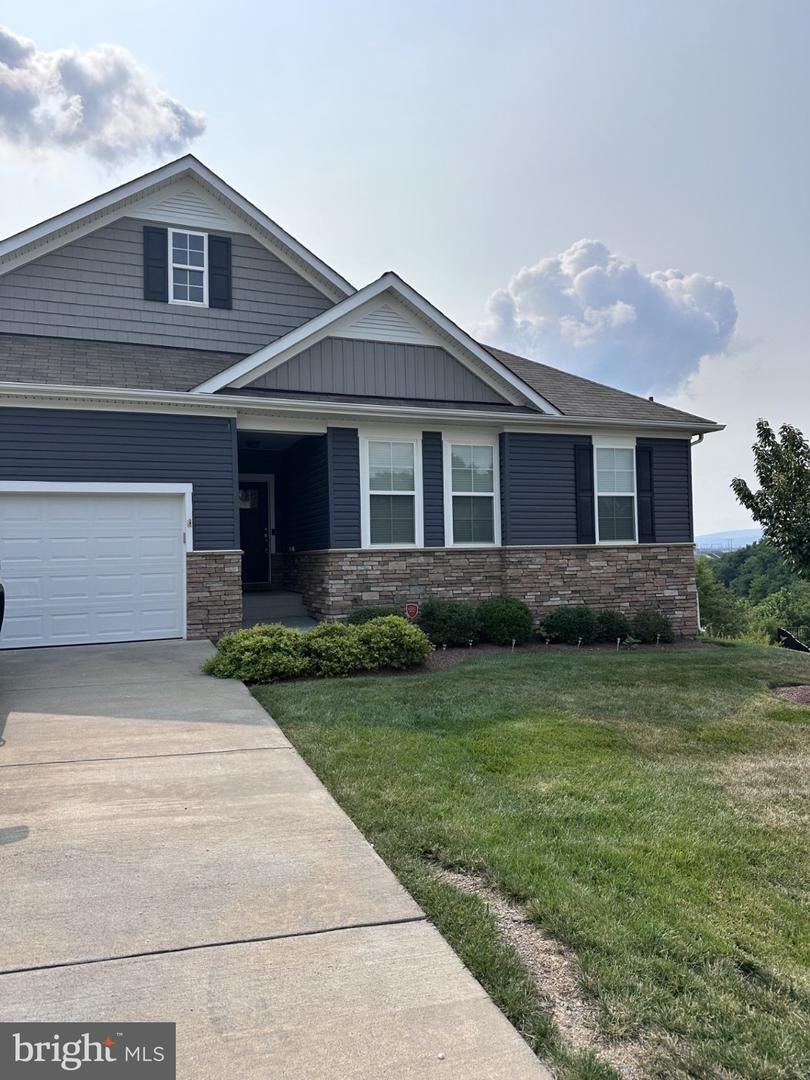 Property Photo:  79 Putter Court  VA 22630 