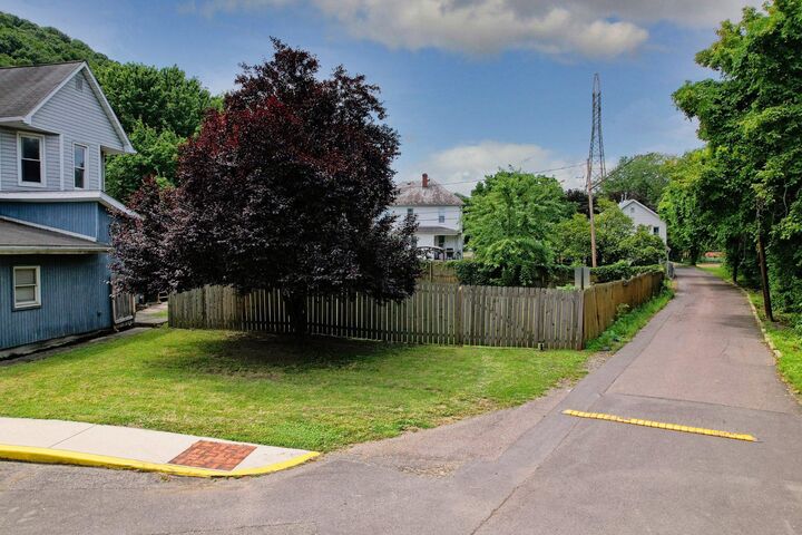 Property Photo: 73 Silver Street WV 26753