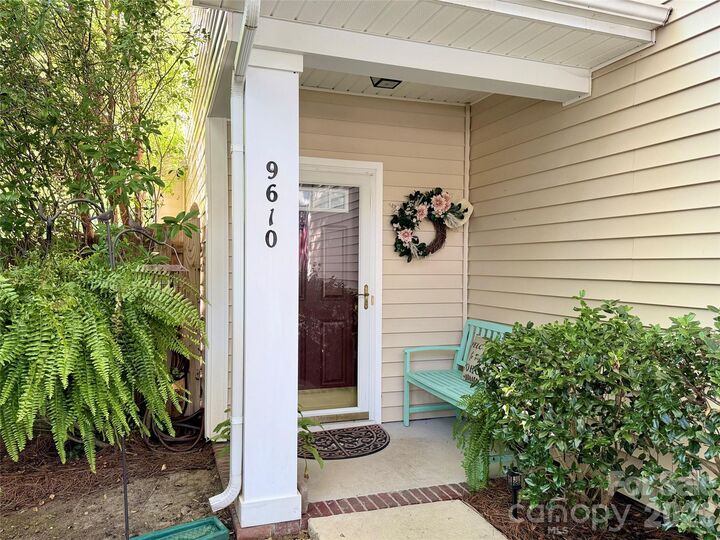 Property Photo:  9610 Corbett Square Lane  NC 28214 
