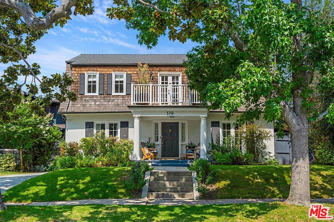 Property Photo: 379 N Ridgewood Pl CA 90004