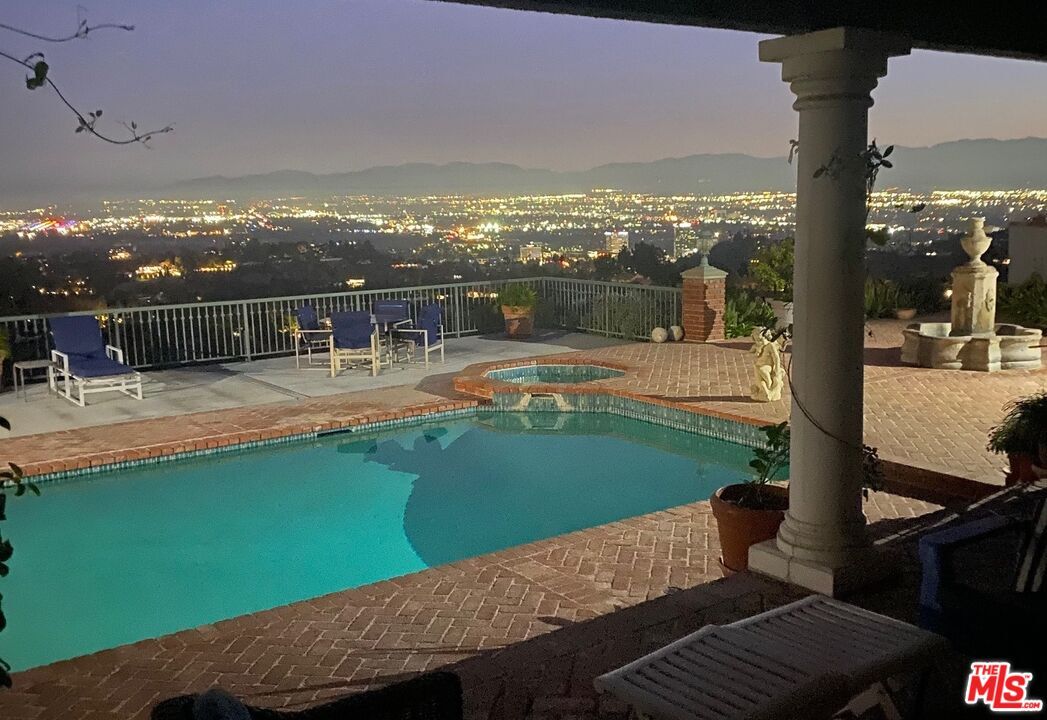 Property Photo:  3324 Alana Dr  CA 91403 