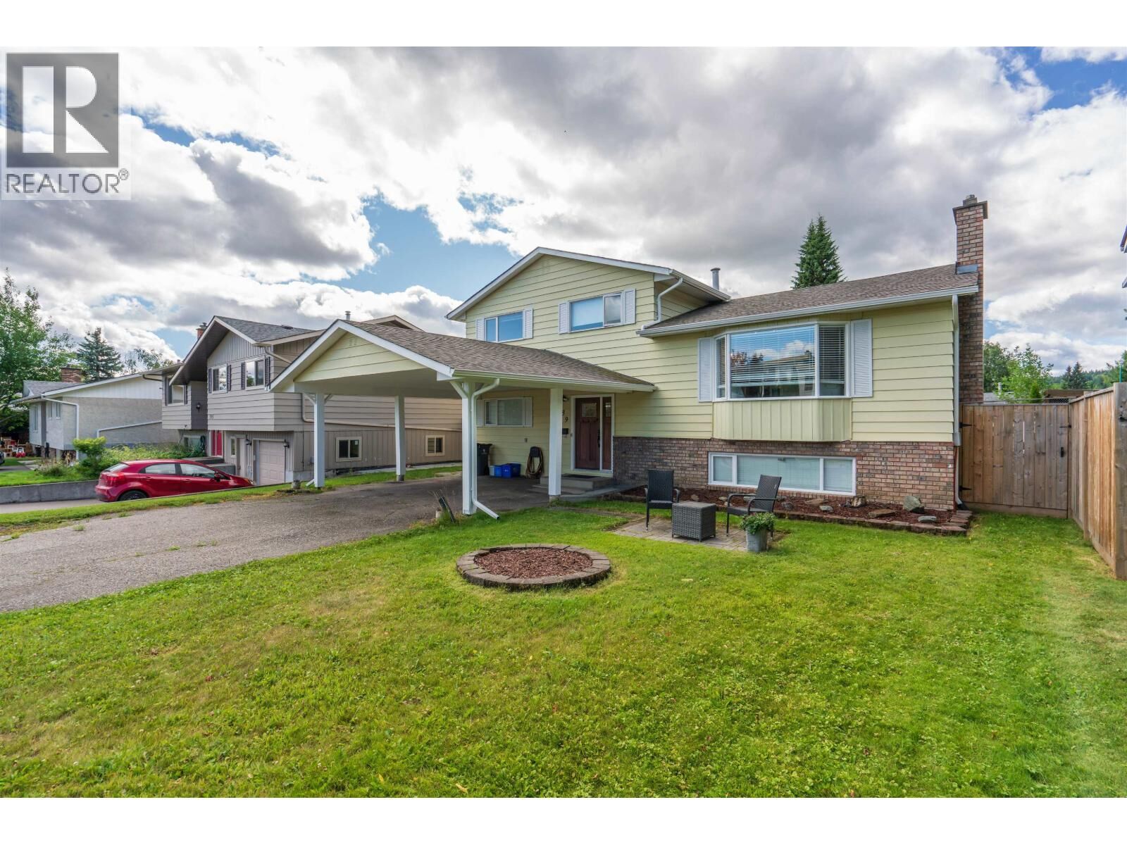 Property Photo: 389 Neff Crescent BC V2M 6M8