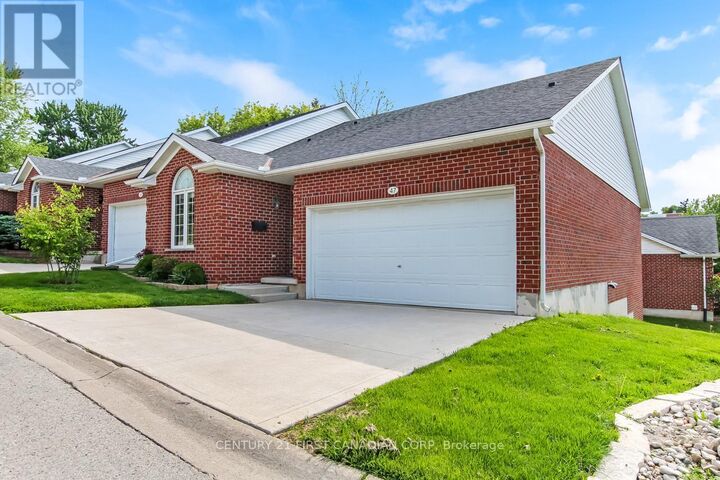 Property Photo: 1077 Hamilton Road 47 ON N5W 6G3