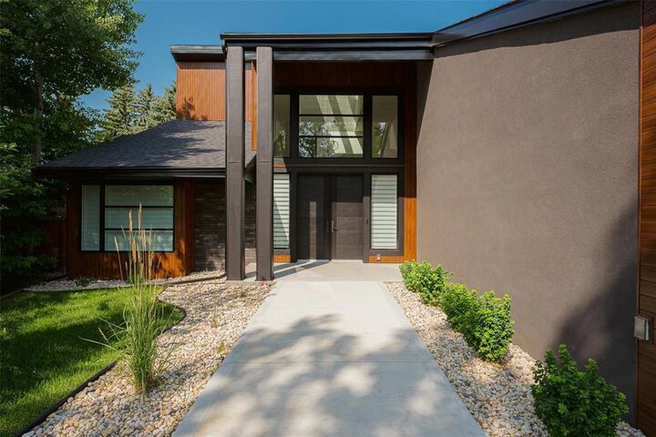 Property Photo: 67 Dunbar Crescent MB R3P 0W8