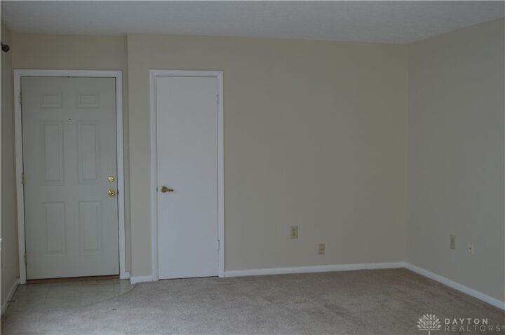 Property Photo: 1217 Robbins Run Court OH 45459