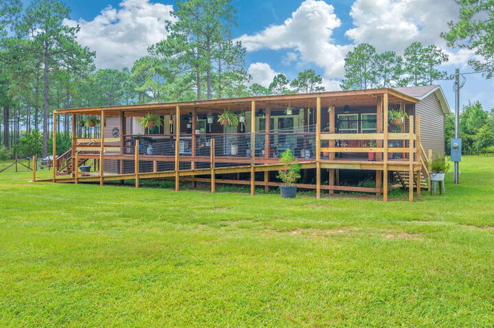 Property Photo:  737 Hemphill Road  FL 32435 