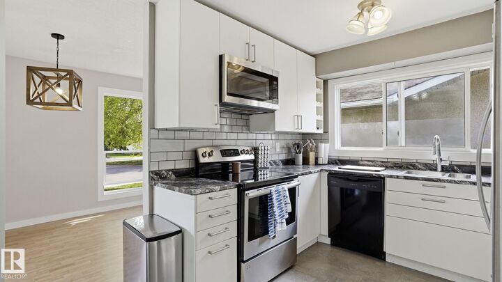 Property Photo:  7 Beechmont Avenue  AB T7X 1E6 