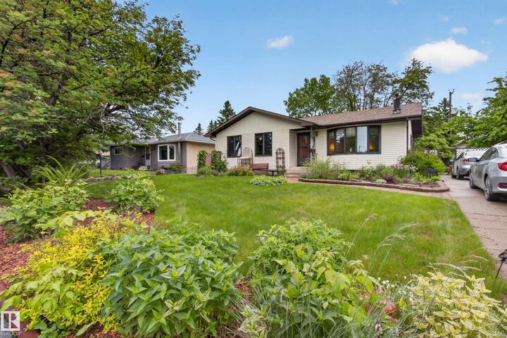 Property Photo:  304 Fir Street  AB T8A 2B3 
