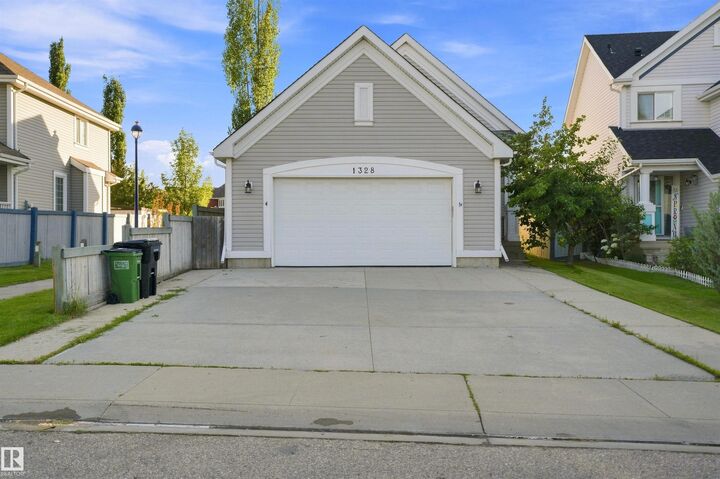 1328 80 Street SW — photo 1