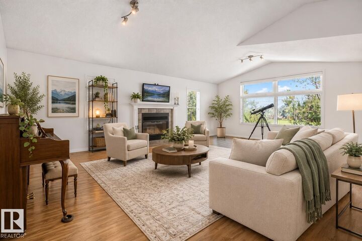 Property Photo: 387 Foxboro Way AB T8A 6K4