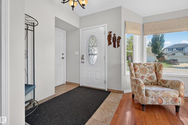 Property Photo: 19 Desmarais Crescent AB T8N 5X7