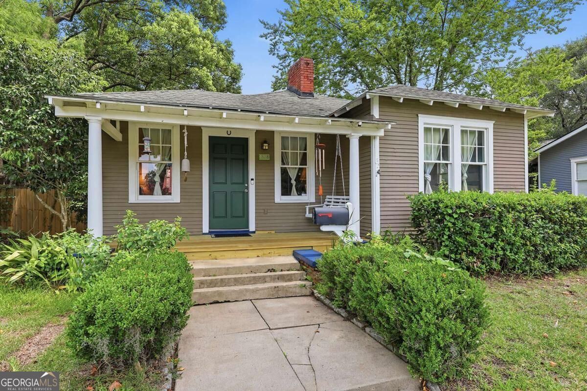 Property Photo: 1218 E 48th Street GA 31404