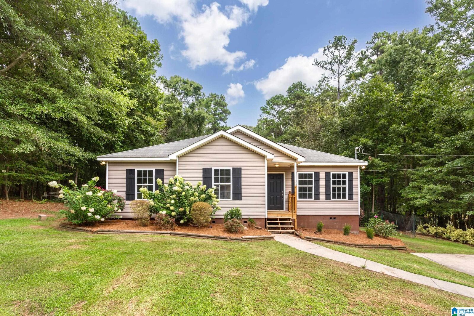 Property Photo:  2633 Evergreen Road  AL 35146 