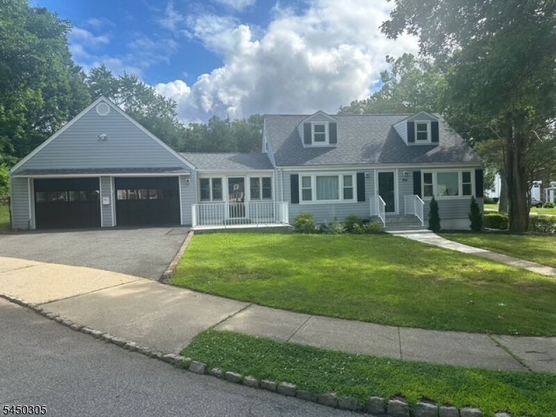 Property Photo:  1 Hillairy Ct  NJ 07960 