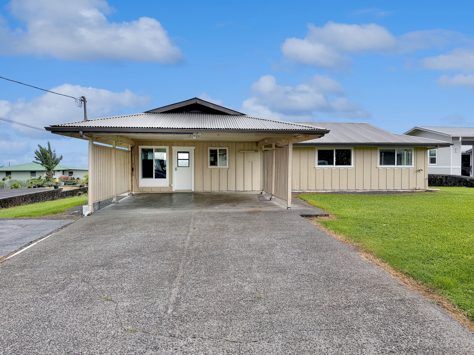 Property Photo: 100 Hoomalu St HI 96720