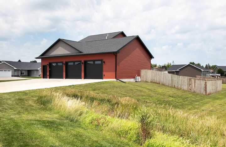 Property Photo:  1136 Lozmar Lane  IA 50670 
