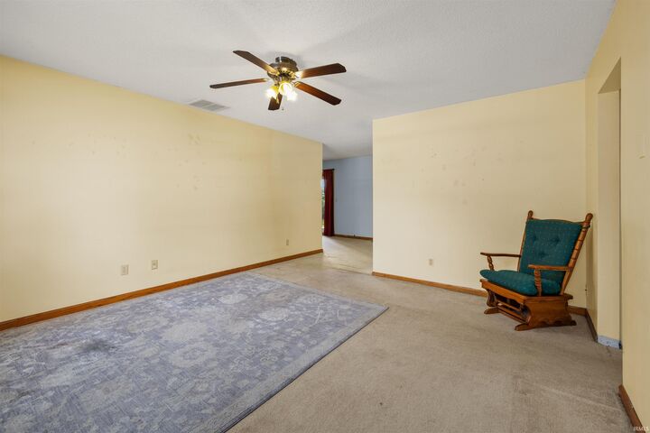 Property Photo: 701 Shawnee Dr Drive IN 46703
