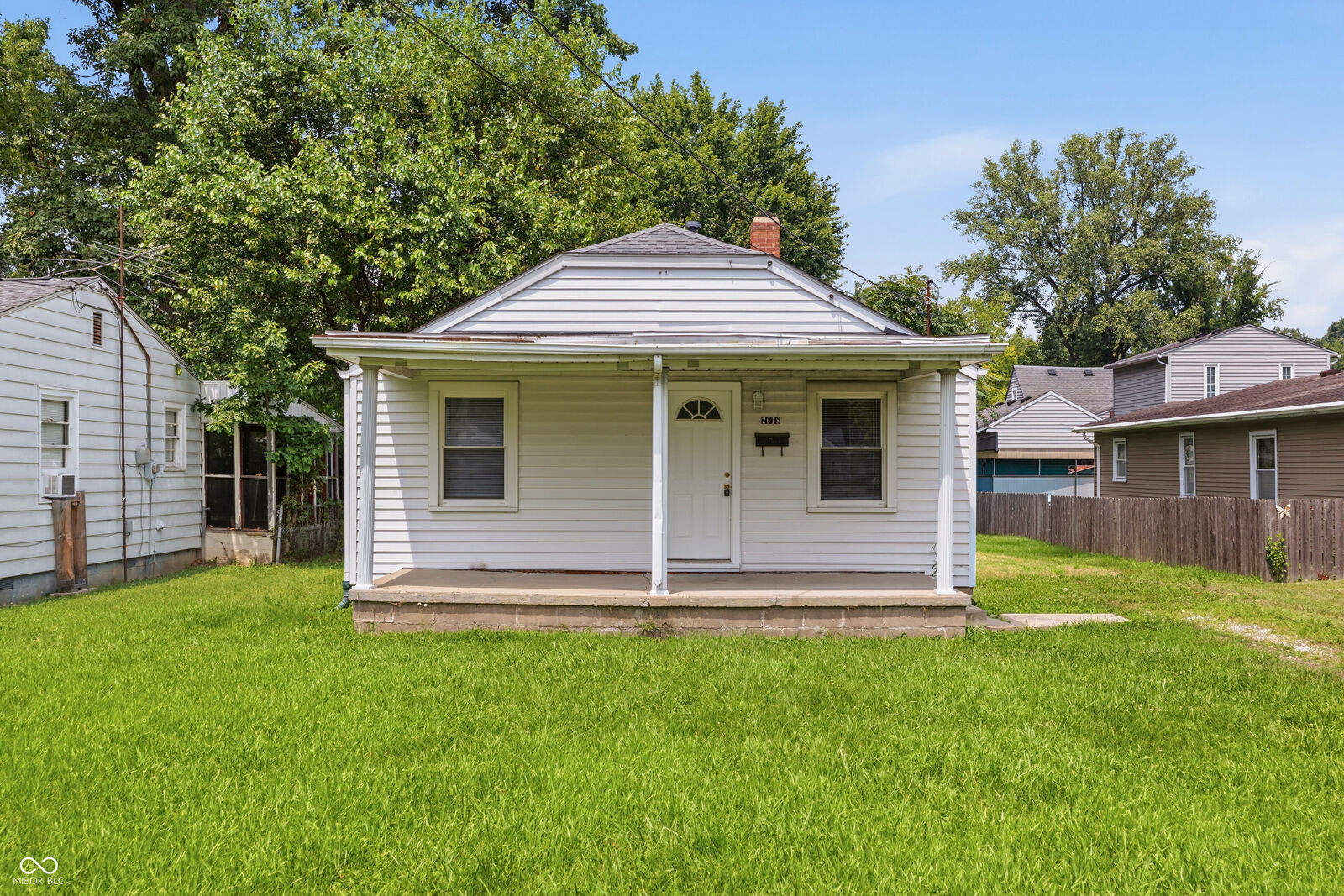 Property Photo: 2618 E 8th Street IN 46012