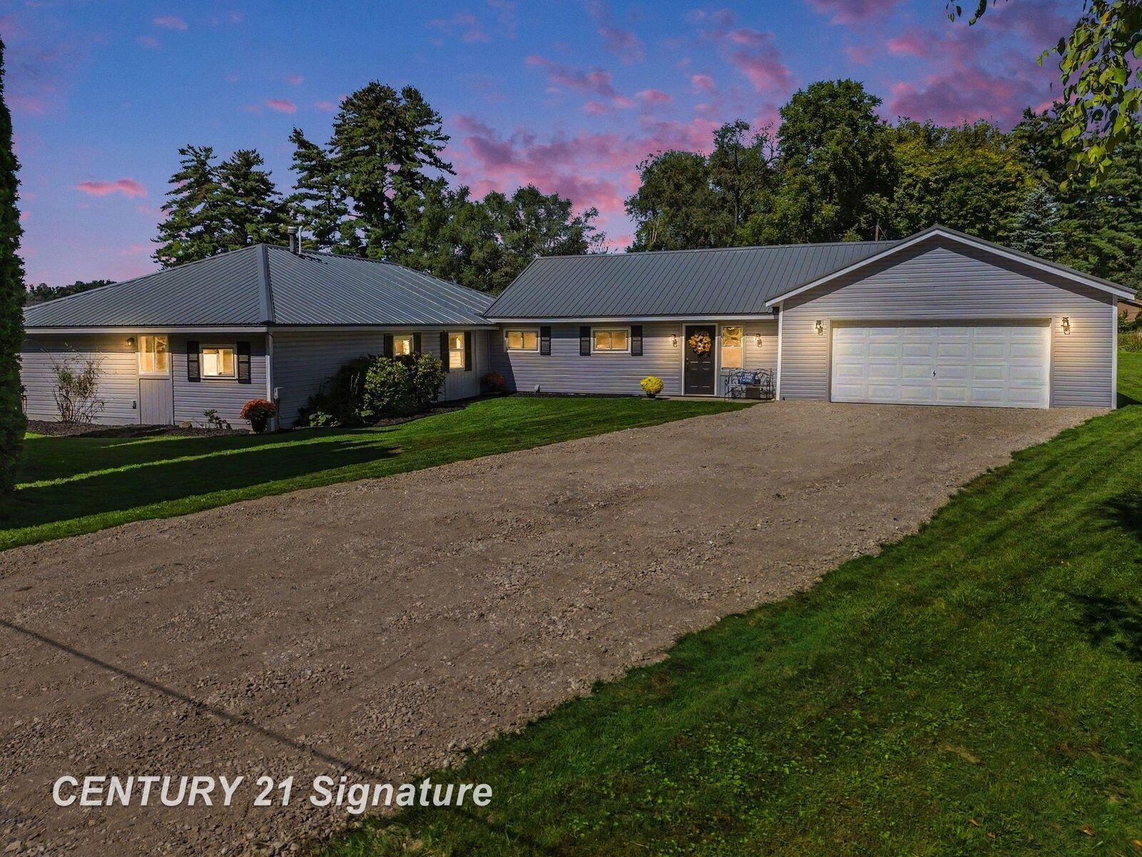 Property Photo:  474 W Taylor Drive  MI 48657 