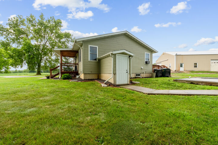 Property Photo: 8353 Burns Hill Road IL 61727