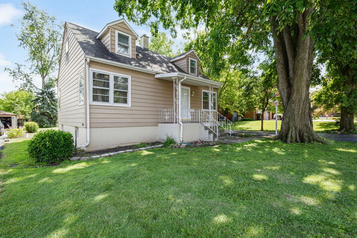 Property Photo:  