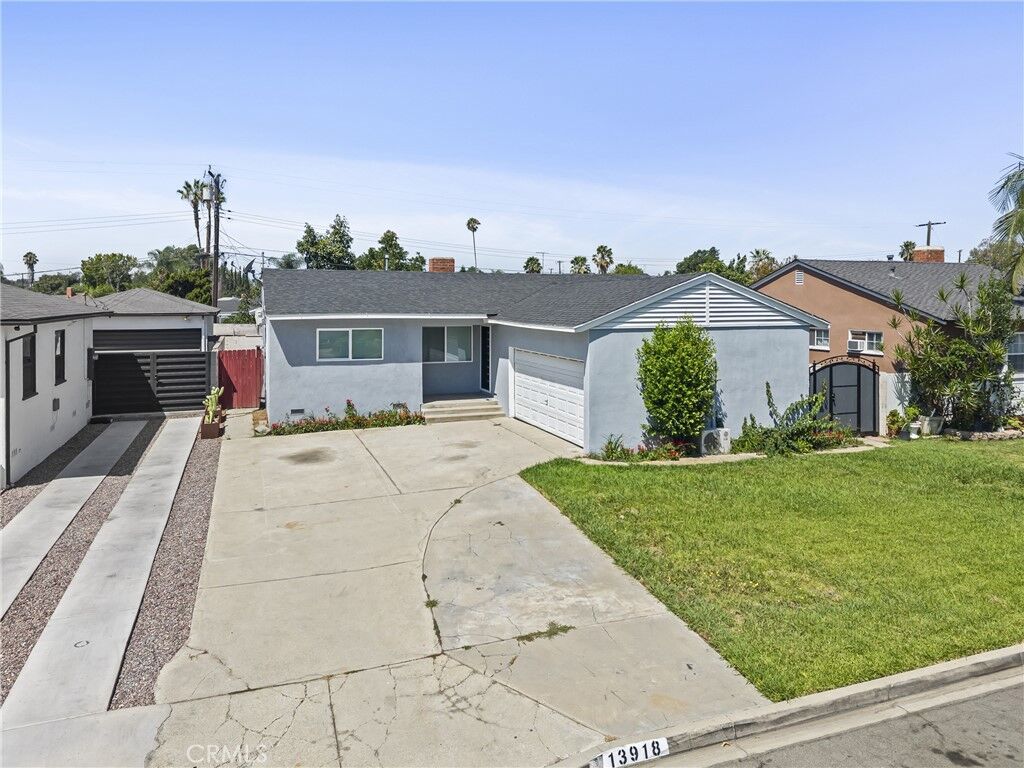 Property Photo:  13918 Anola  CA 90605 