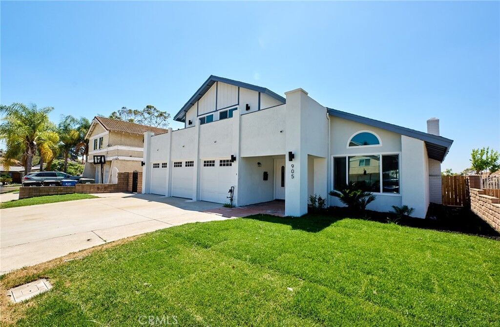 Property Photo:  905 Brighton Way  CA 90640 