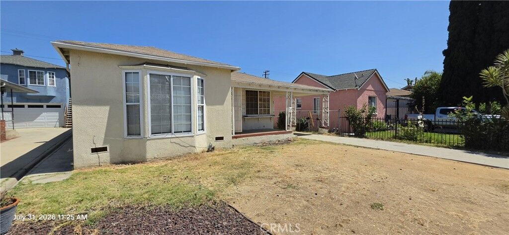 Property Photo:  4435 E 60th Street  CA 90270 