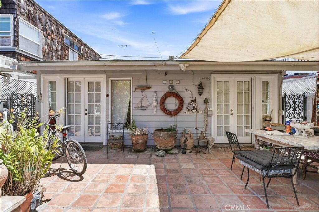 Property Photo:  206 Agate  CA 92662 